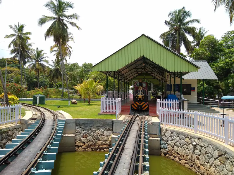 India’s First Solar-Powered Miniature Train Debuts at Kerala’s Veli Tourist Village 1 raitrack